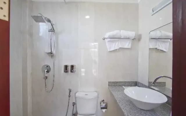 Newtown Inn Royal - photo 4
