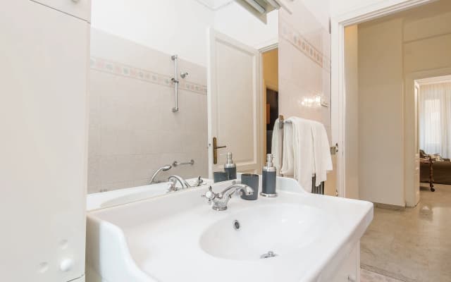 Vaticano Giuliana - Three Bedroom - photo 4