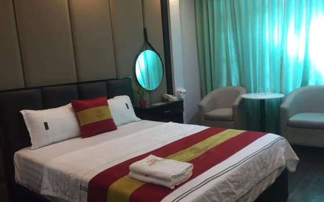 Queen Le Dai Hanh Hotel - photo 2