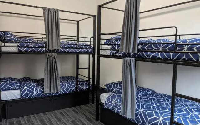 Queen Victoria Hostel - photo 5