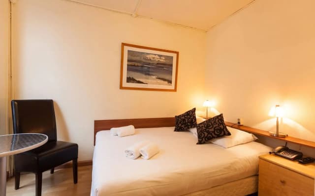 Townhouse Hotel - photo 3