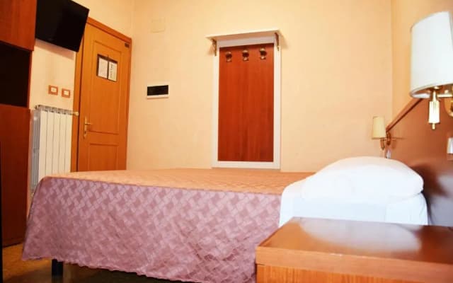 Hotel Urbis - photo 5