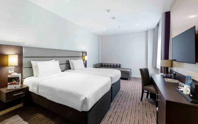 Premier Inn Doha Airport Hotel - photo 4