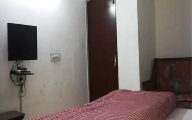 Manraj Bed And Breakfast - photo 3