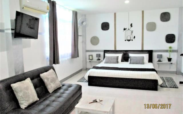 Similan Hotel - photo 2