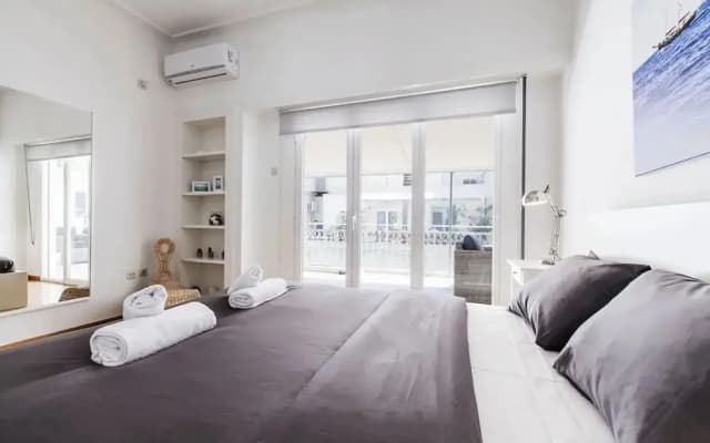 Best Located Spacious Apartment - photo 3