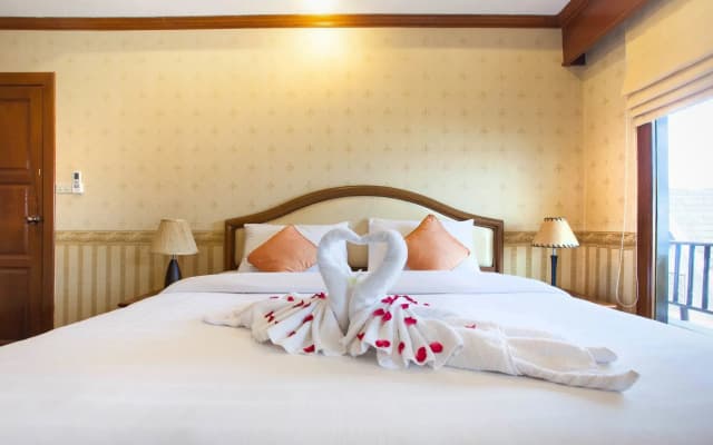Baan Yin Dee Villa Patong - photo 2