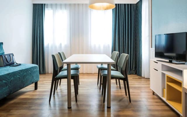 Aparthotel Adagio Paris Montmartre - photo 4