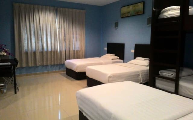 Sri Packers Hotel - KLIA - photo 4
