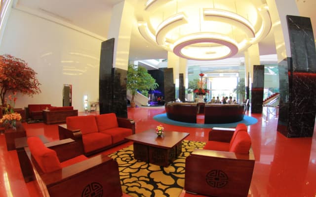 Merlynn Park Hotel - photo 2
