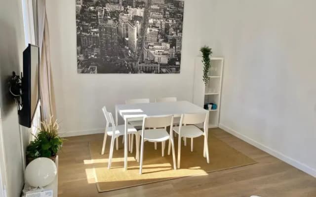 2 Bdr Eixample Apartment - photo 2