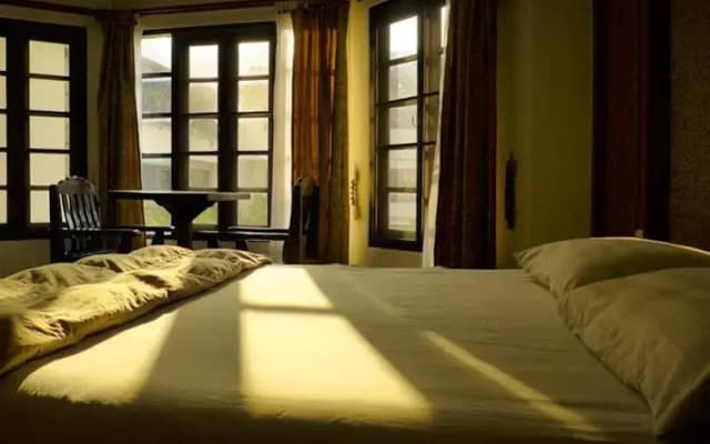 Family & Friends Guest House - photo 4