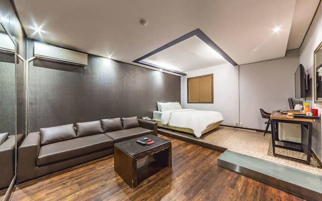 Gallerya Hotel - photo 4
