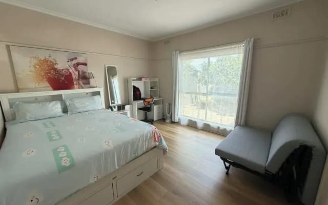 Charming 3 Bedroom Home Longer Stay Discount - photo 2