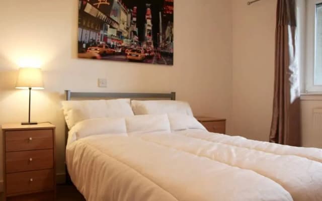 Spacious 2 Bedrooms Apartment in Strada Complex - photo 3