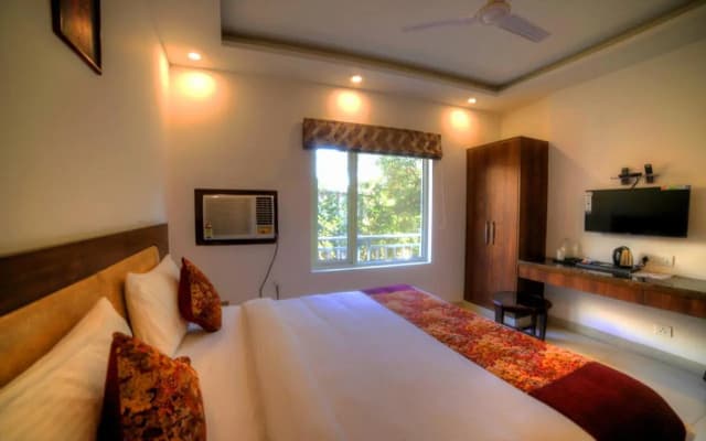 Hotel Peridot @ Newdelhi Airport - photo 4