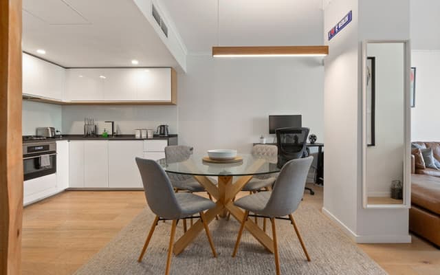 Spacious 1 Bed Near Manly Beach - photo 4