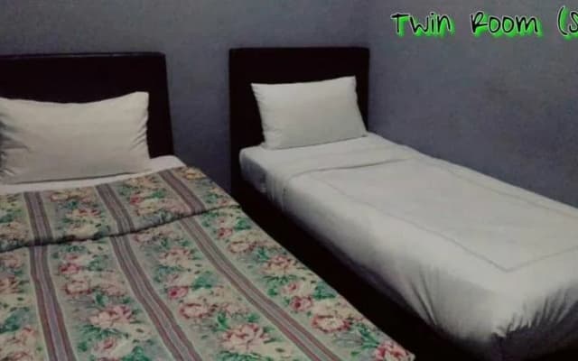 R&R Budget Inn - Hostel - photo 4