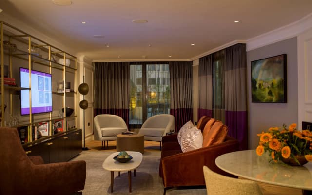 The Guardsman Hotel and Residences - photo 5