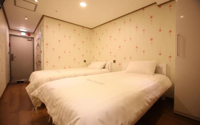 Myeongdong MOM House - photo 2