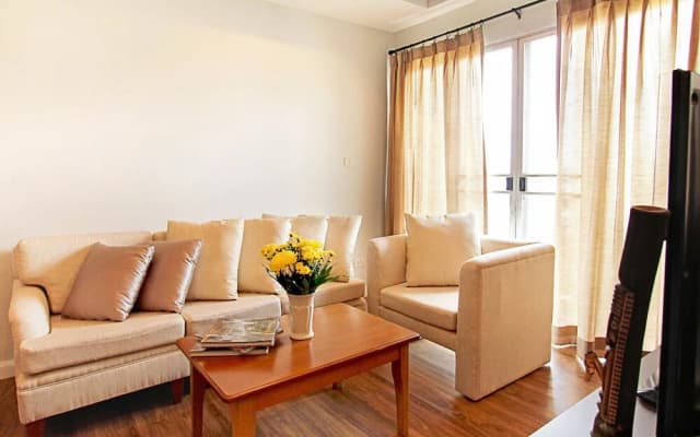The East Bank Residence - photo 2