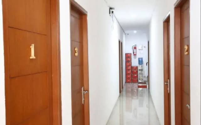 RedDoorz @ Sudirman - photo 4