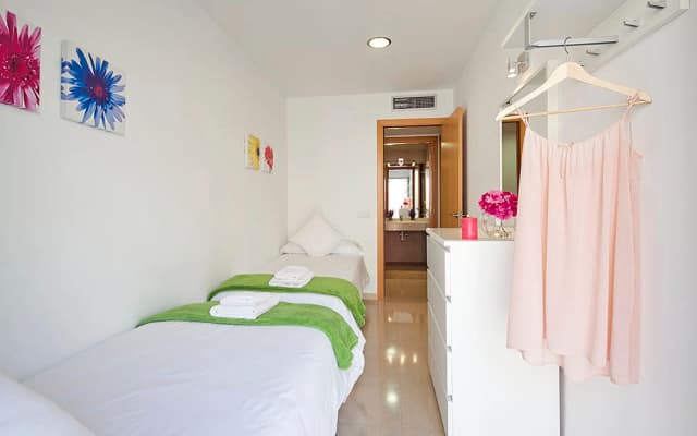 Charmsuites Paralel Apartments - photo 4