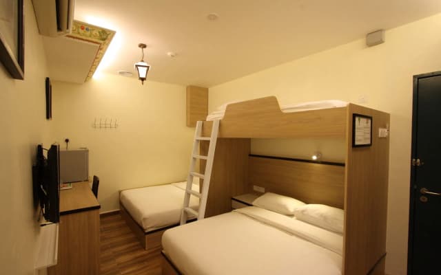 Shamrock Guest House II - photo 3