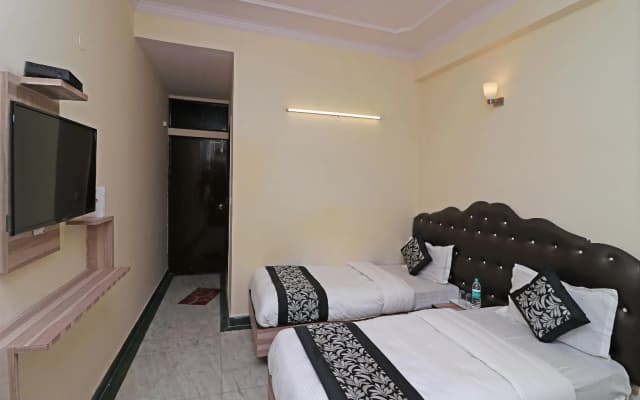 OYO 12419 Hotel Silver Shine - photo 3