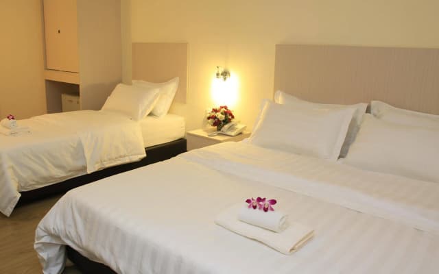 Hotel Zamburger Bukit Segar - photo 3
