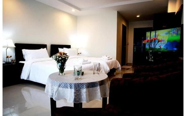 Soi 2 inn Pattaya - photo 3