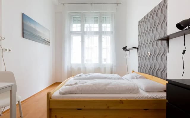Budapest Apart-NAM-Queen Room - photo 3