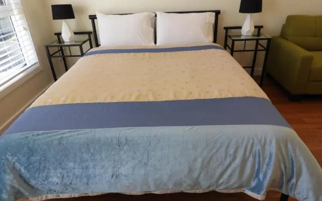 Guesthouse with Pool & BBQ - 10 kms from CBD - photo 2