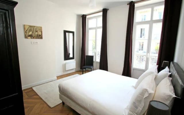 Bridgestreet Le Marais Service - photo 3