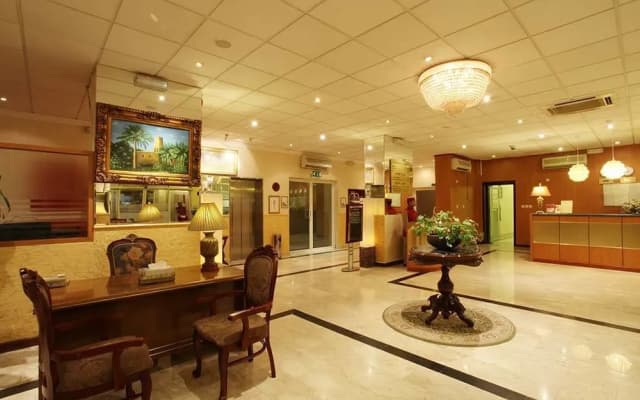 Gulf Paradise Hotel - photo 2