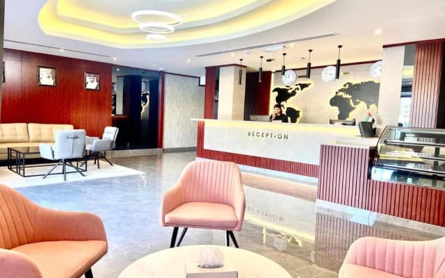 Concorde Inn Hotel - photo 2