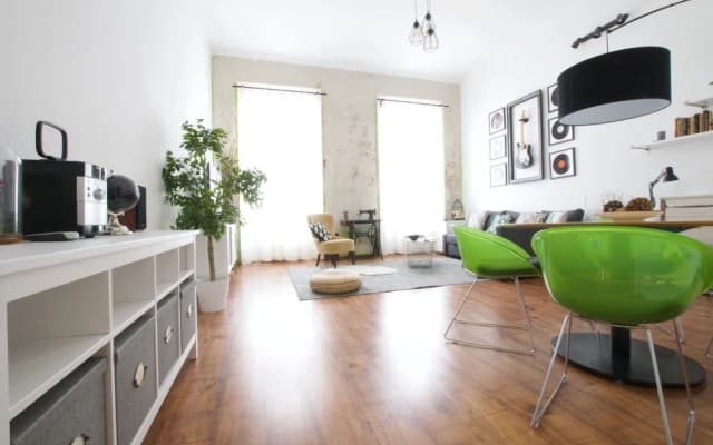 Standard Apartment by Hi5 -Akácfa 62 - photo 2