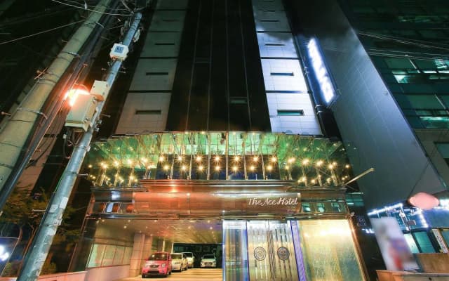 The Ace Hotel - photo 2