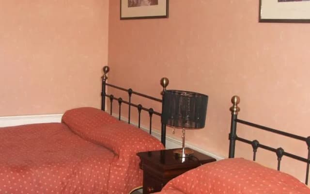 Eyre Guest House - photo 3