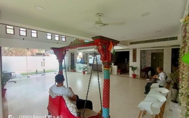 Phoenix Suites - photo 4
