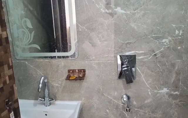 Roomshala Hotel Scorpio - photo 5