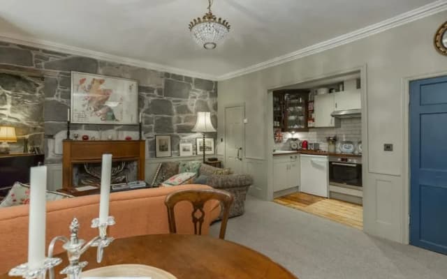 Heart Of Rose Street Quirky Antique Apartment - photo 5