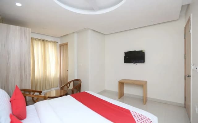 Capital O 18853 Hotel Mega - photo 5