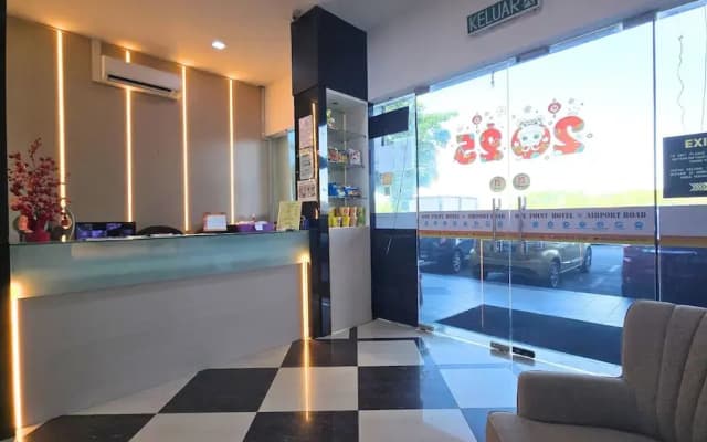 One Point Hotel Airport Kuching - photo 3