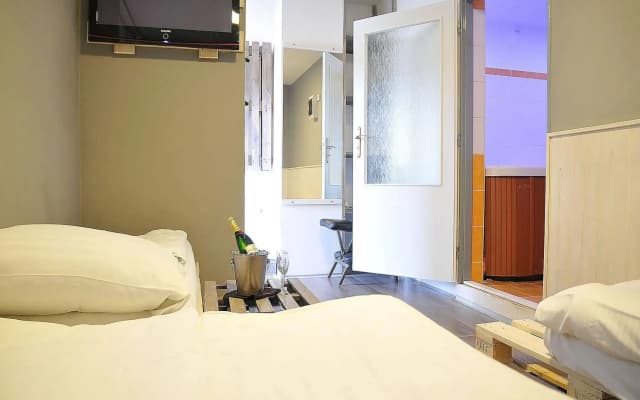 Hostel - With Private Entrance - photo 4