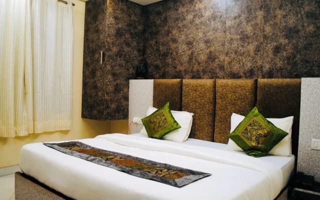 Hotel Anand Empire - photo 2