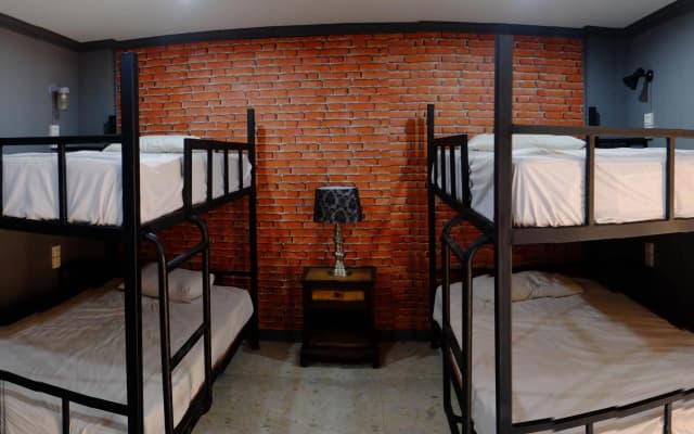 Baan Lansa Bed & Bar - Hostel - photo 2