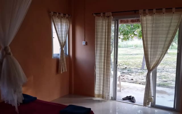 Jinta Beach Bungalow - photo 2