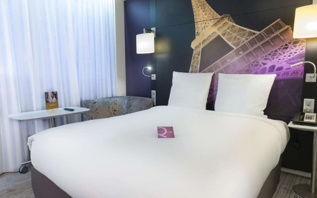 Mercure Paris Centre Tour Eiffel Hotel - photo 2