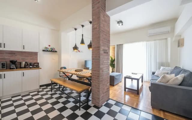 Quiet Embassy Suite by Cloudkeys - photo 4